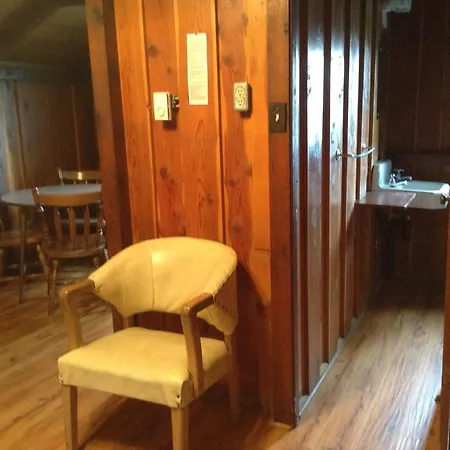 Addison'S Bungalows Brisco Room photo
