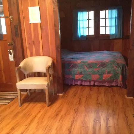 Addison'S Bungalows Brisco Room photo